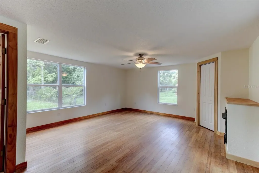 543 N Thorpe Avenue Orange City FL 32763