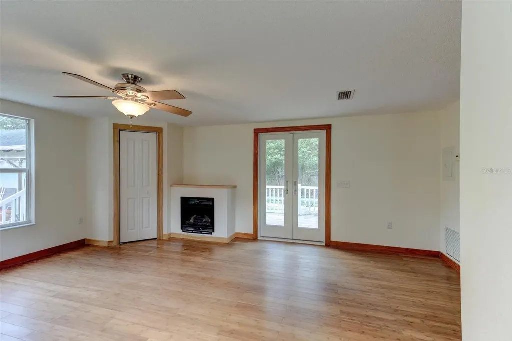 543 N Thorpe Avenue Orange City FL 32763