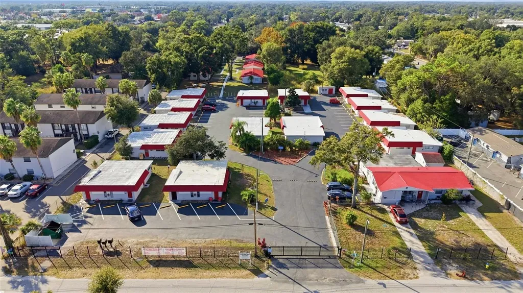 1302 Morris Park Tampa FL 33612
