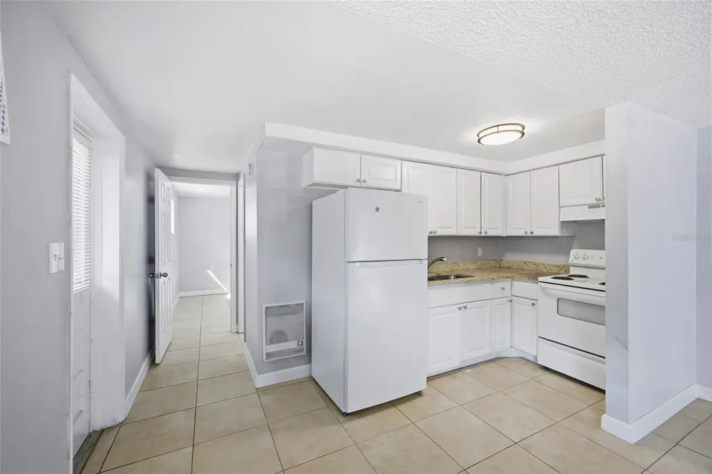 1302 Morris Park Tampa FL 33612