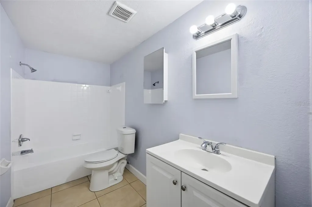 1302 Morris Park Tampa FL 33612