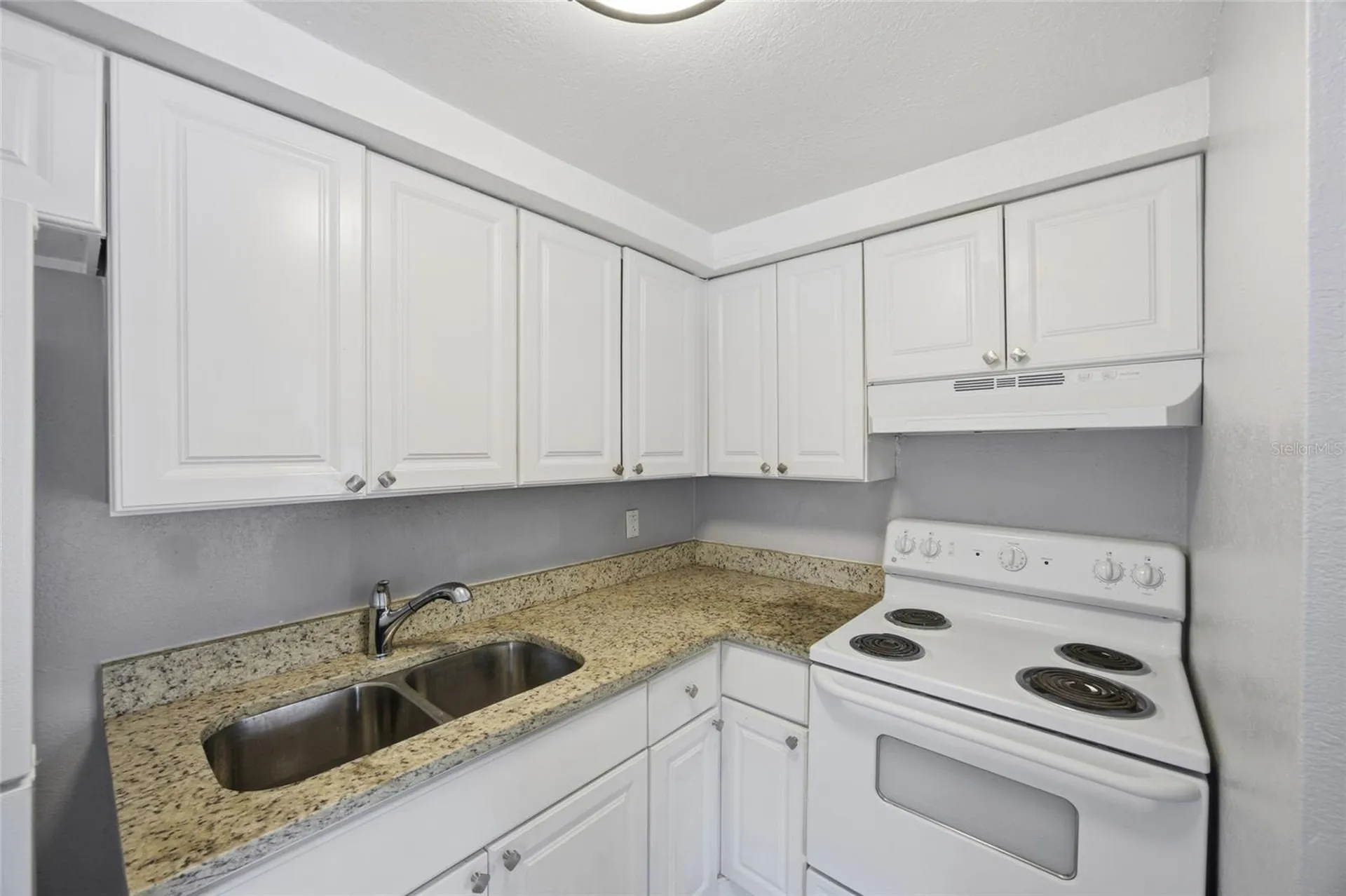 1302 Morris Park Tampa FL 33612