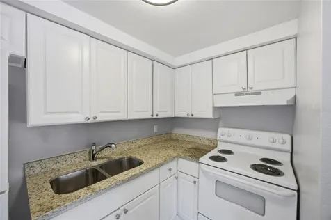 1302 Morris Park Tampa FL 33612