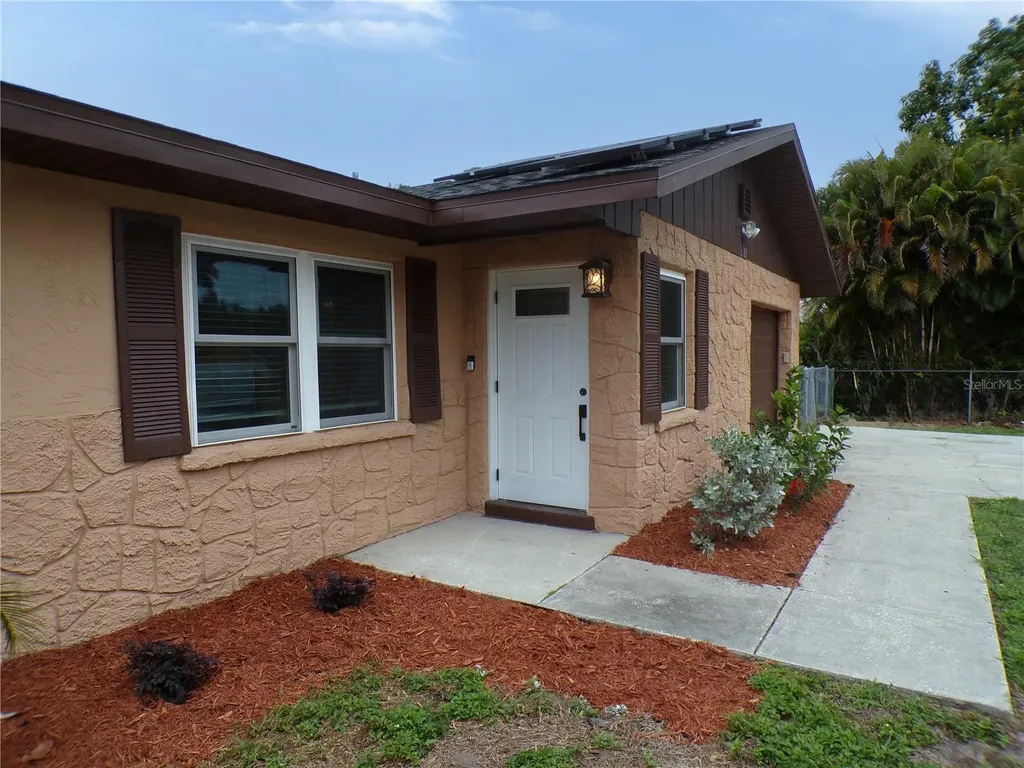 1622 17th Street E Bradenton FL 34208