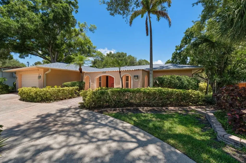 1218 St Andrews Drive Dunedin FL 34698