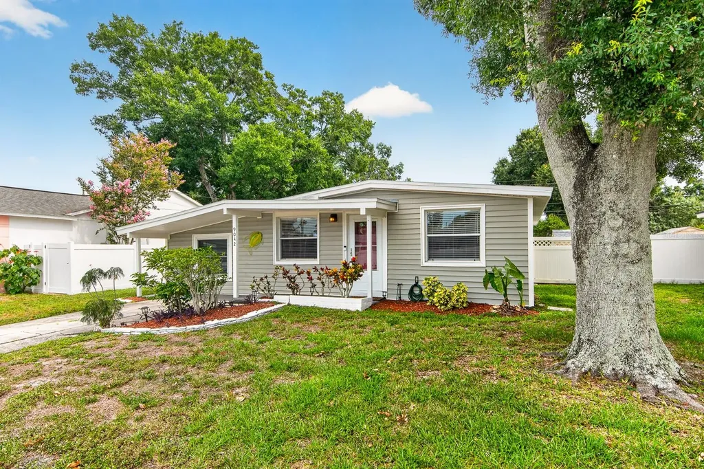 9042 Southern Comfort Drive Largo FL 33773