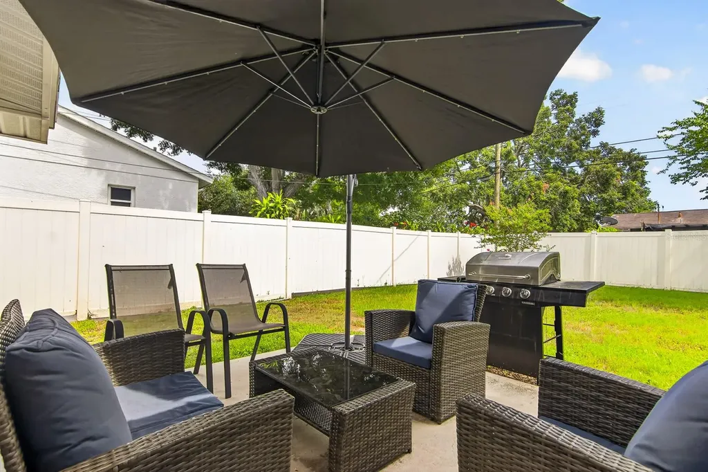 9042 Southern Comfort Drive Largo FL 33773