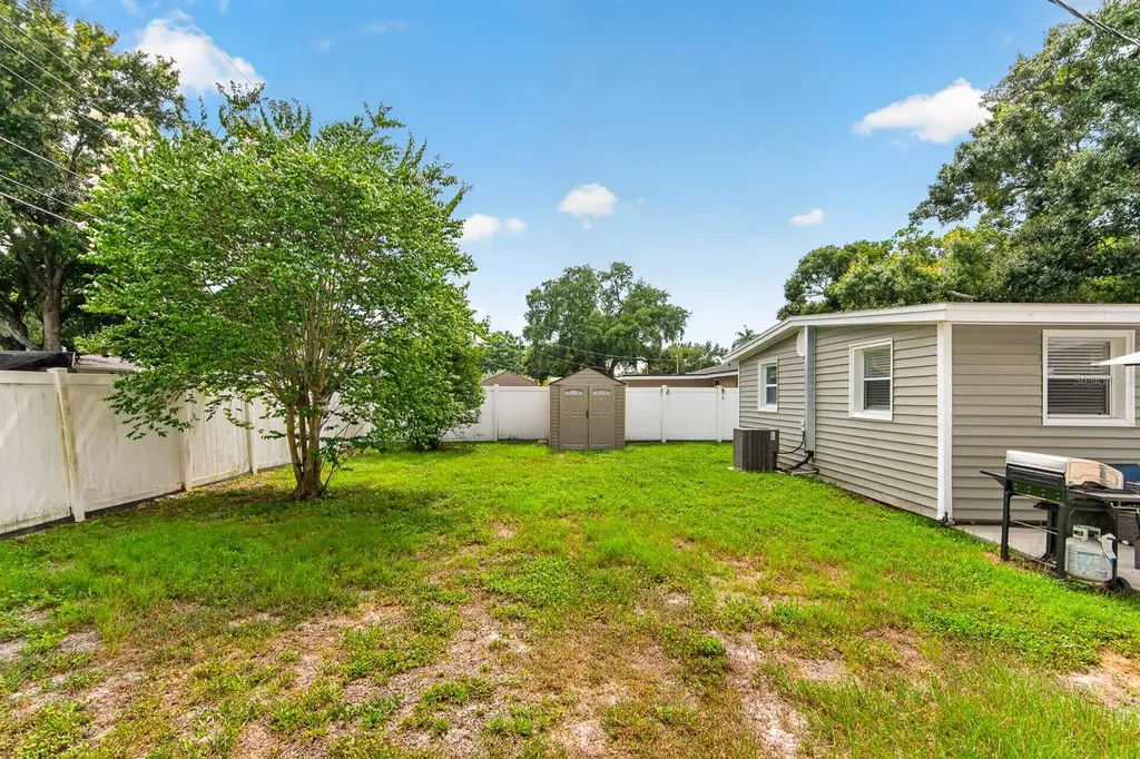 9042 Southern Comfort Drive Largo FL 33773