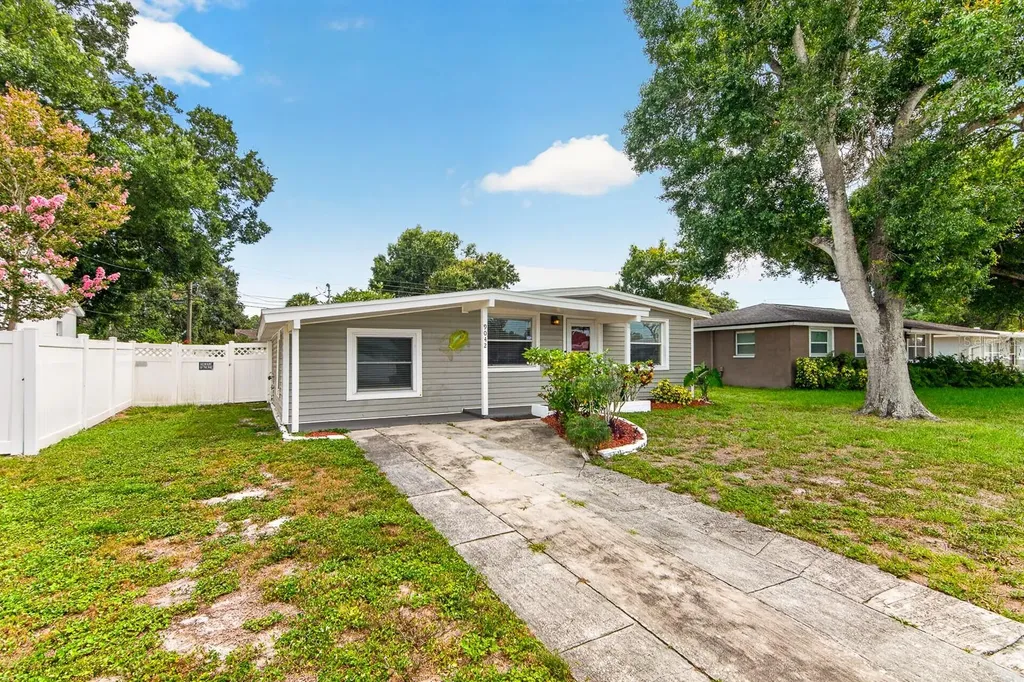 9042 Southern Comfort Drive Largo FL 33773