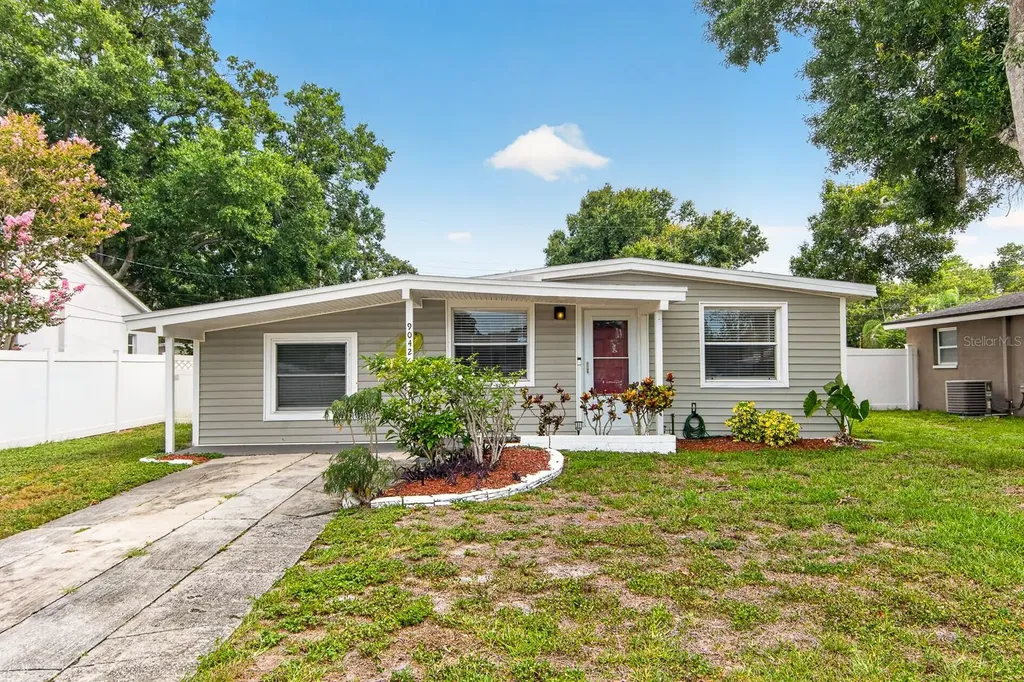 9042 Southern Comfort Drive Largo FL 33773