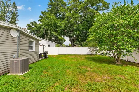 9042 Southern Comfort Drive Largo FL 33773