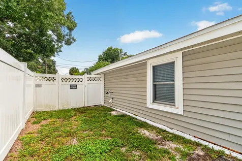 9042 Southern Comfort Drive Largo FL 33773