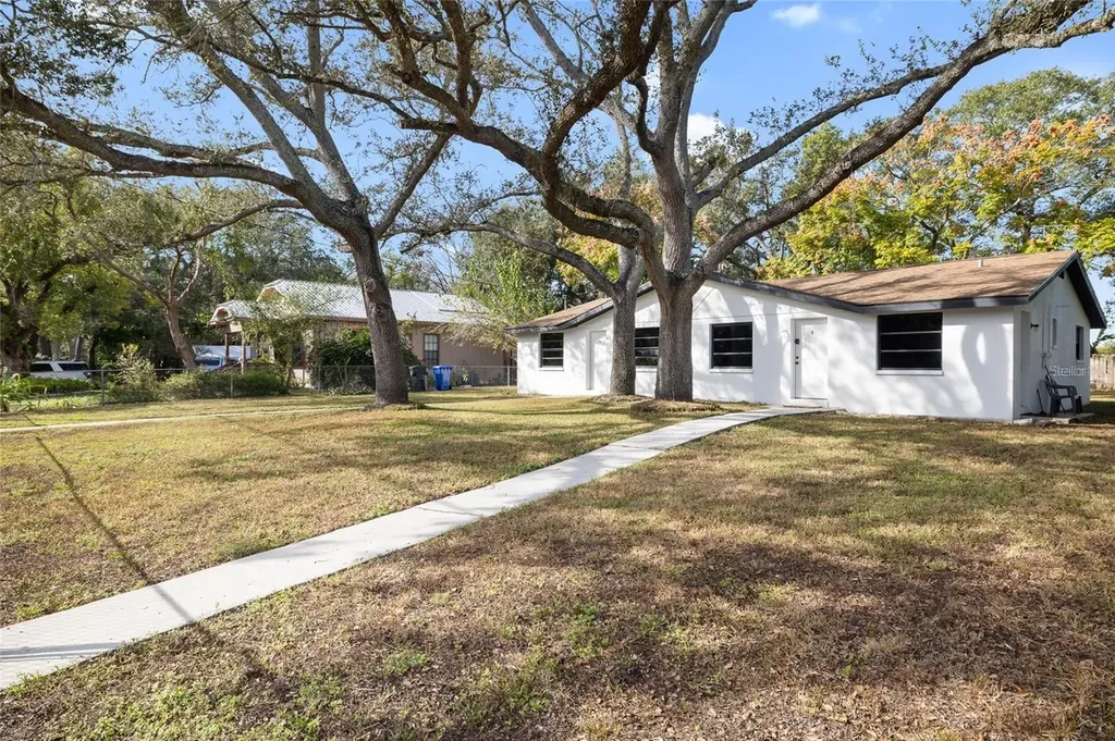 1220 E 142nd Avenue Tampa FL 33613