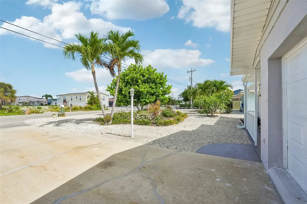 3050 York Road St James City FL 33956
