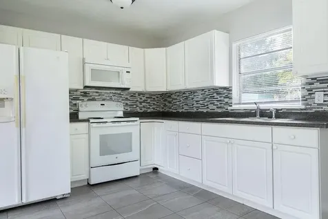 630 E Indiana Avenue Deland FL 32724