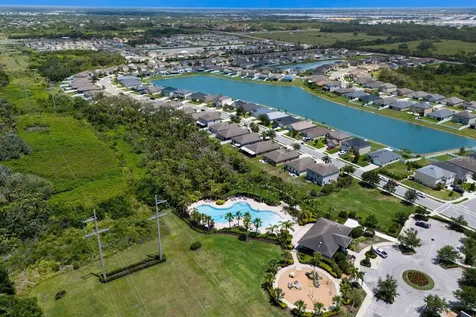3908 Mossy Limb Court Palmetto FL 34221