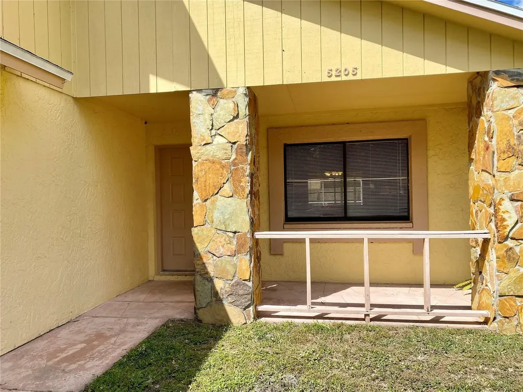 5205 Dublin Place Tampa FL 33624