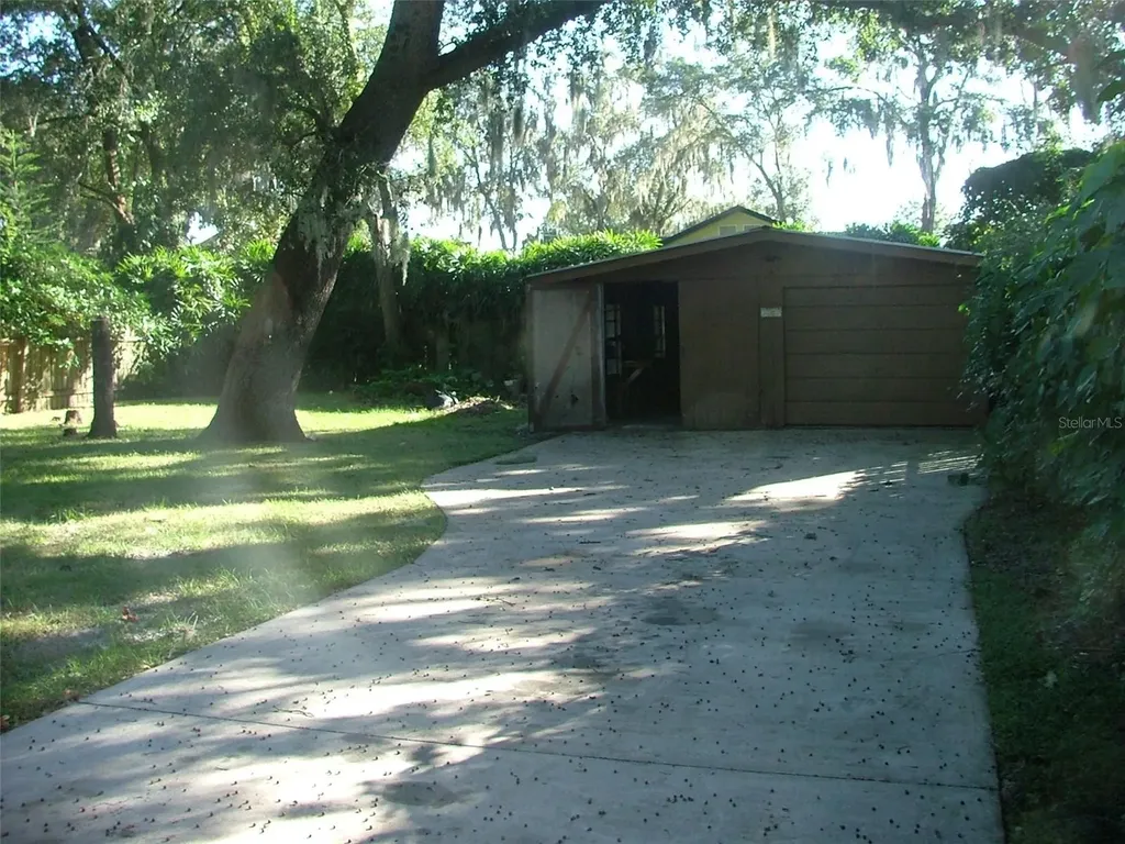 11709 Hoyt Avenue Tampa FL 33617