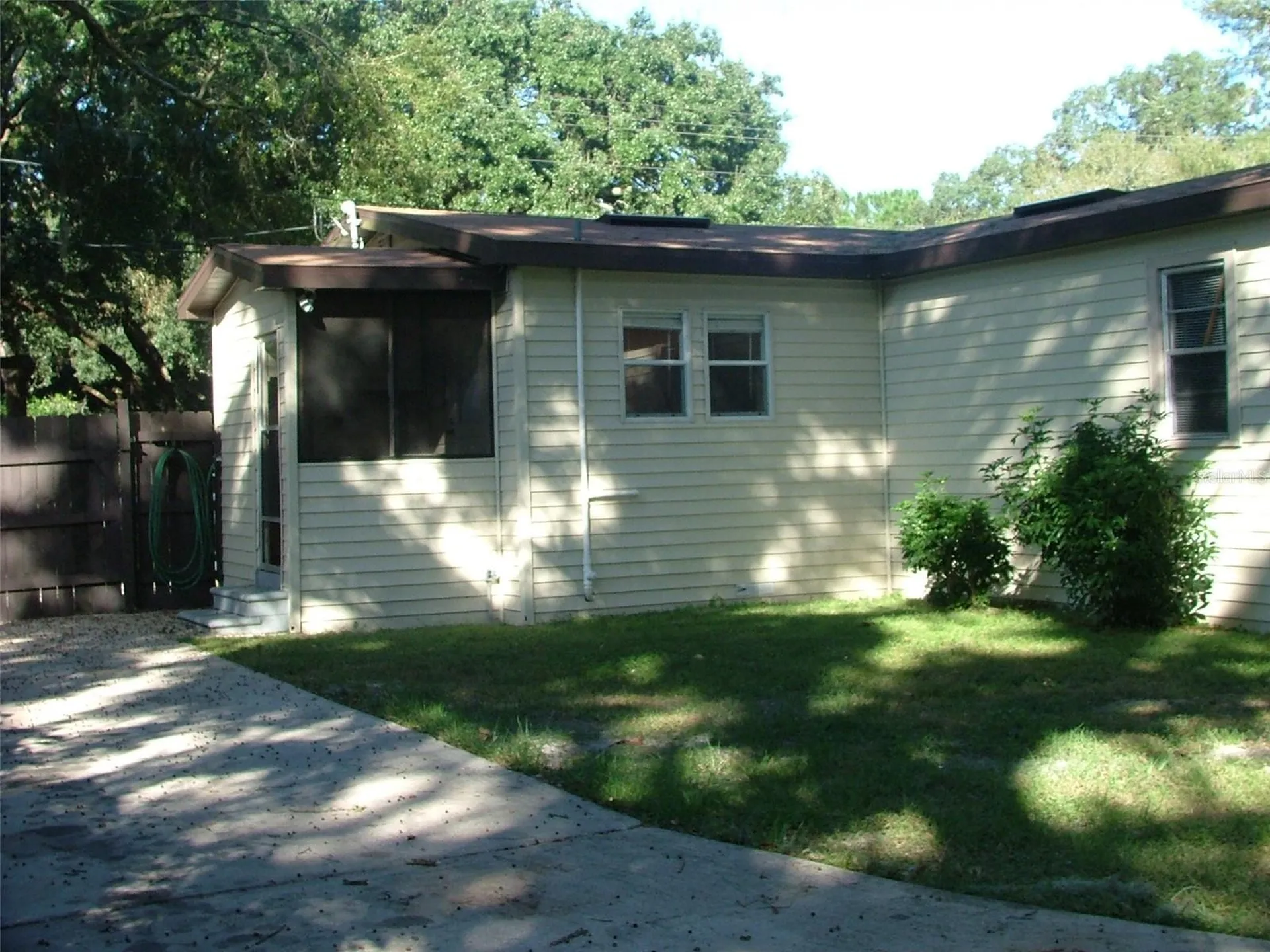 11709 Hoyt Avenue Tampa FL 33617