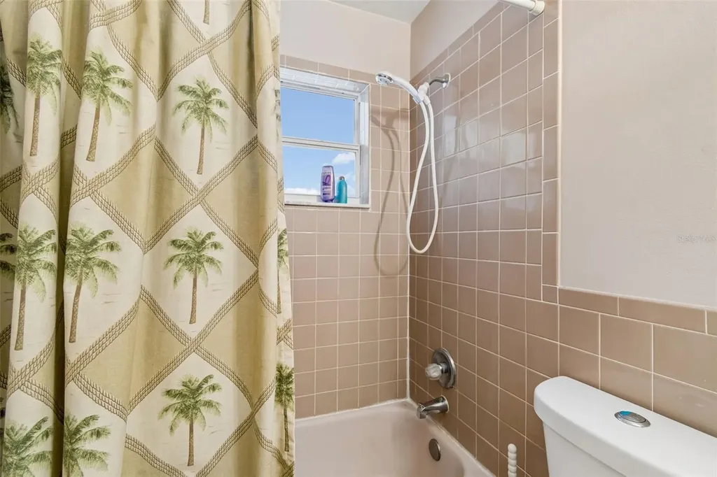 2085 68th Avenue S St Petersburg FL 33712
