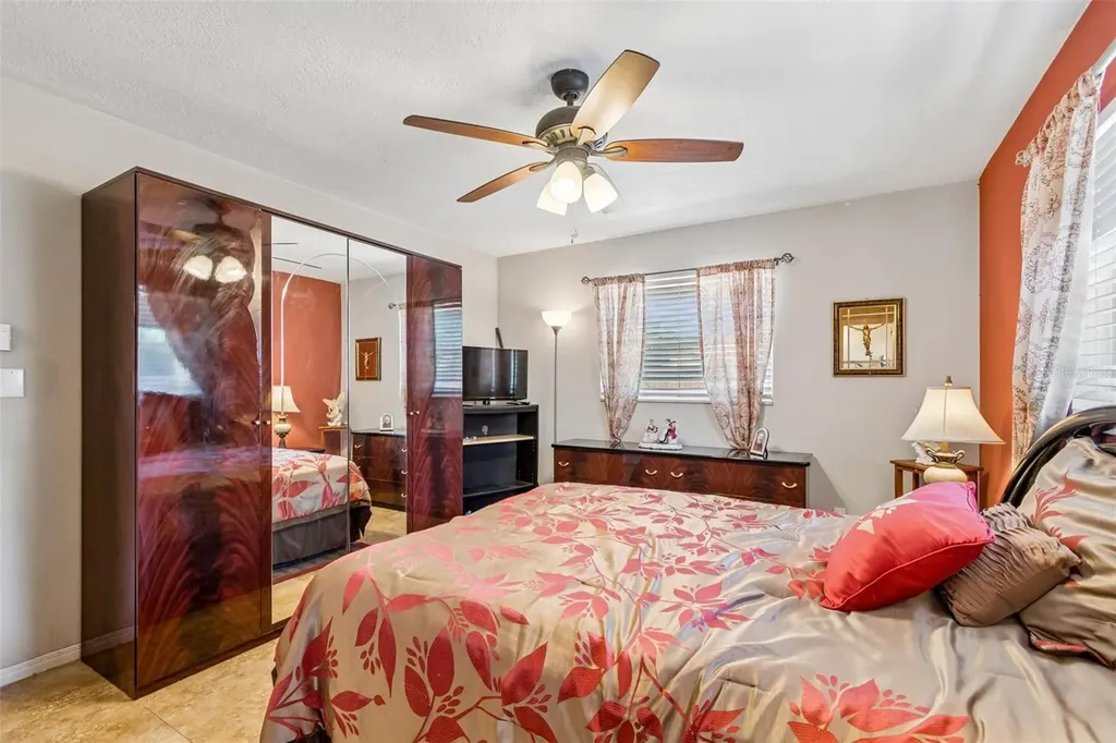 2085 68th Avenue S St Petersburg FL 33712