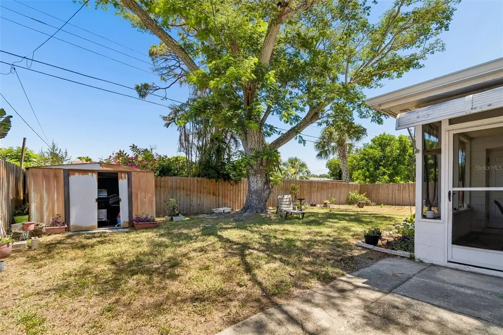 2085 68th Avenue S St Petersburg FL 33712
