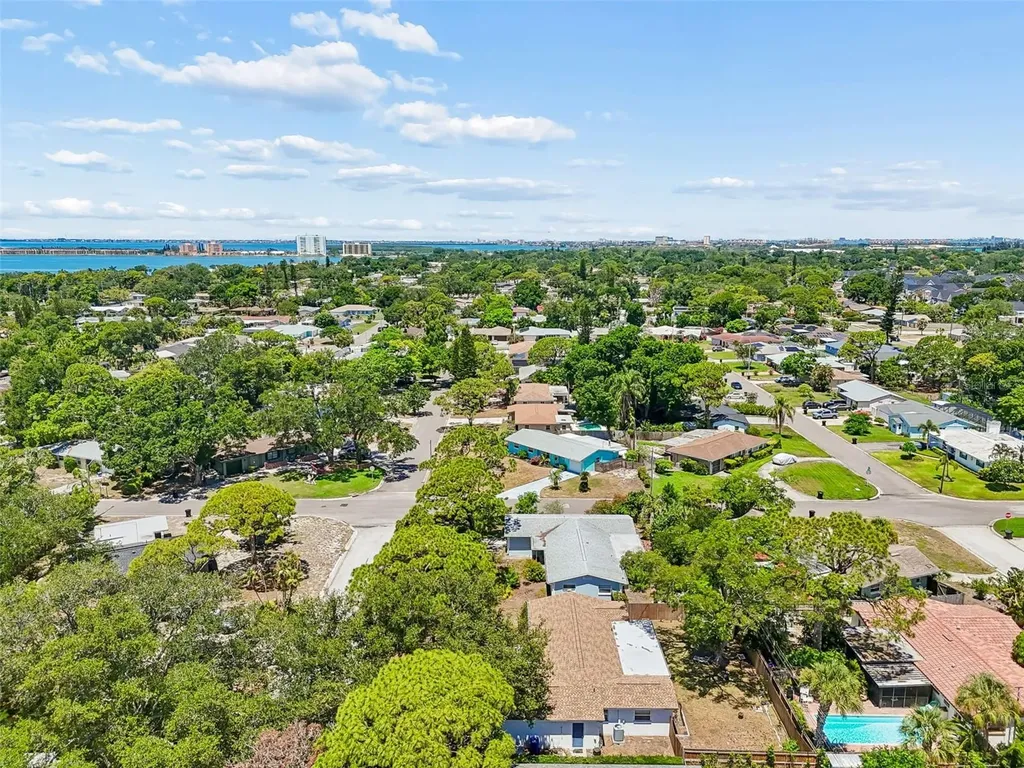 2085 68th Avenue S St Petersburg FL 33712