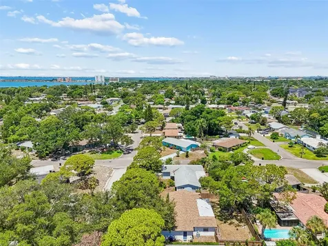 2085 68th Avenue S St Petersburg FL 33712