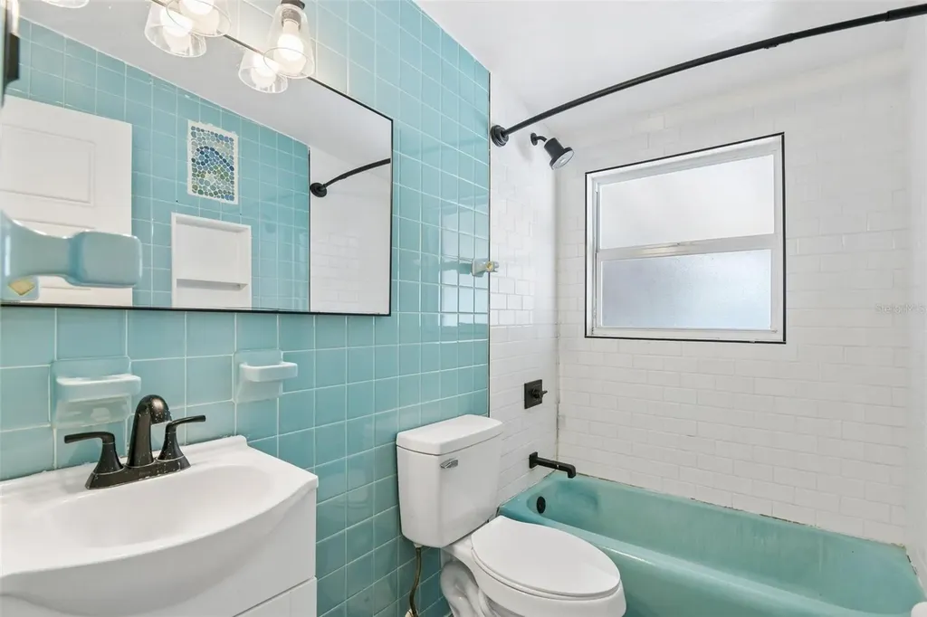 2416 Emory Avenue Bradenton FL 34207