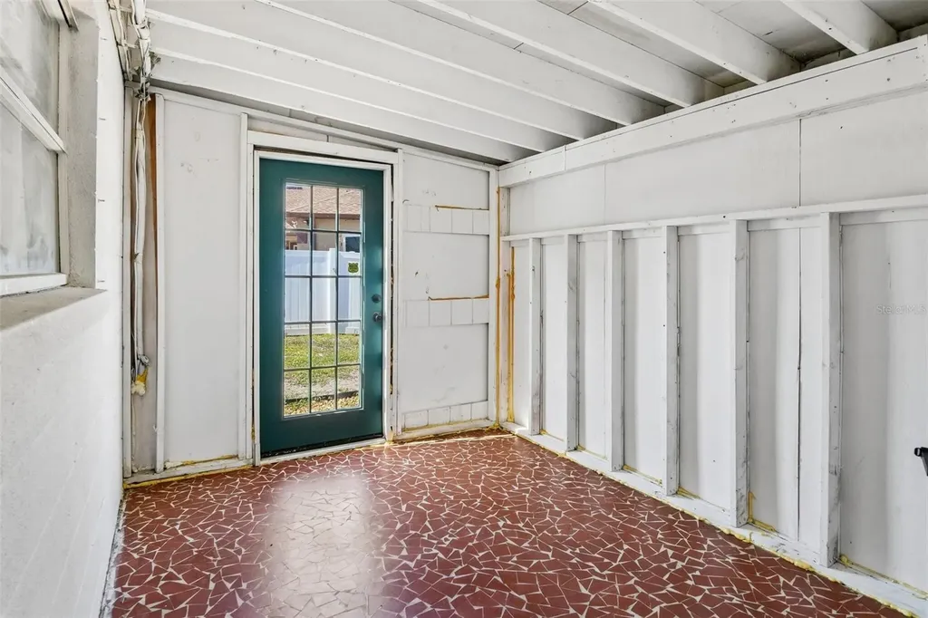2416 Emory Avenue Bradenton FL 34207