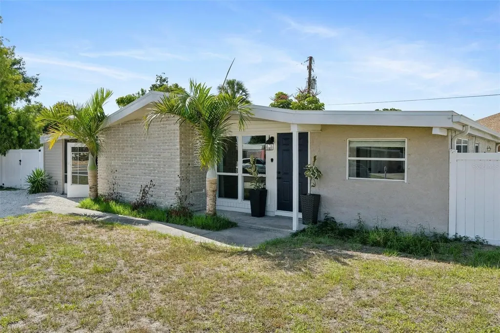 2416 Emory Avenue Bradenton FL 34207
