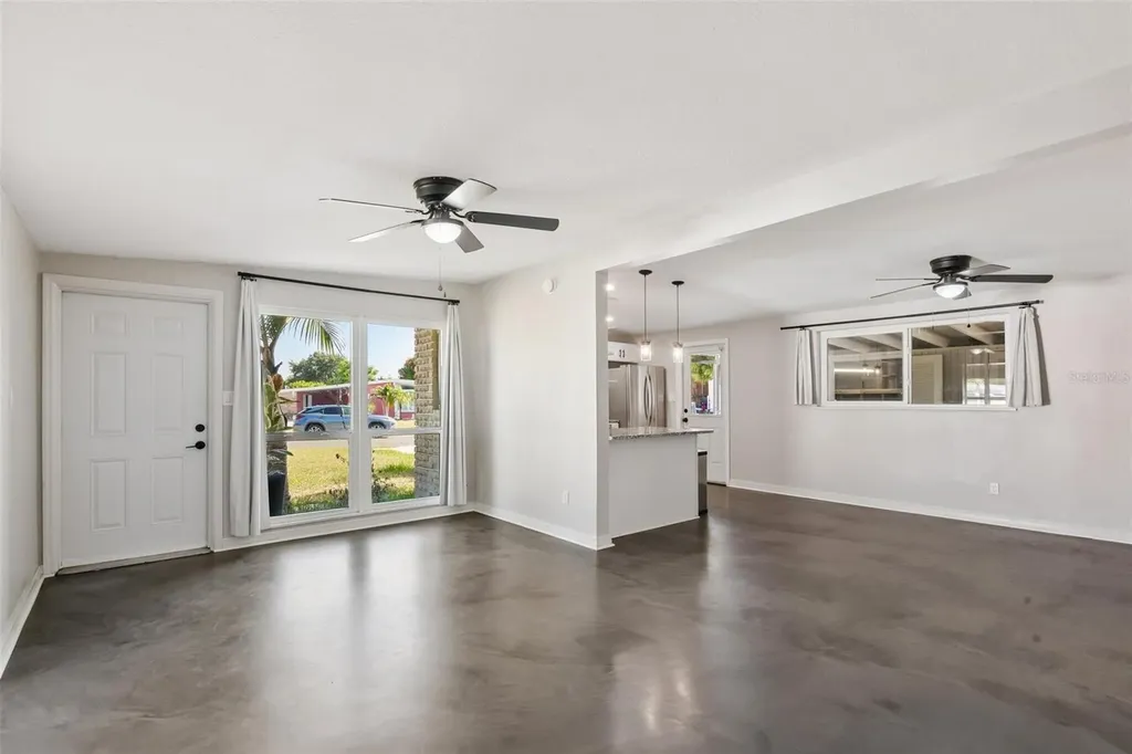 2416 Emory Avenue Bradenton FL 34207