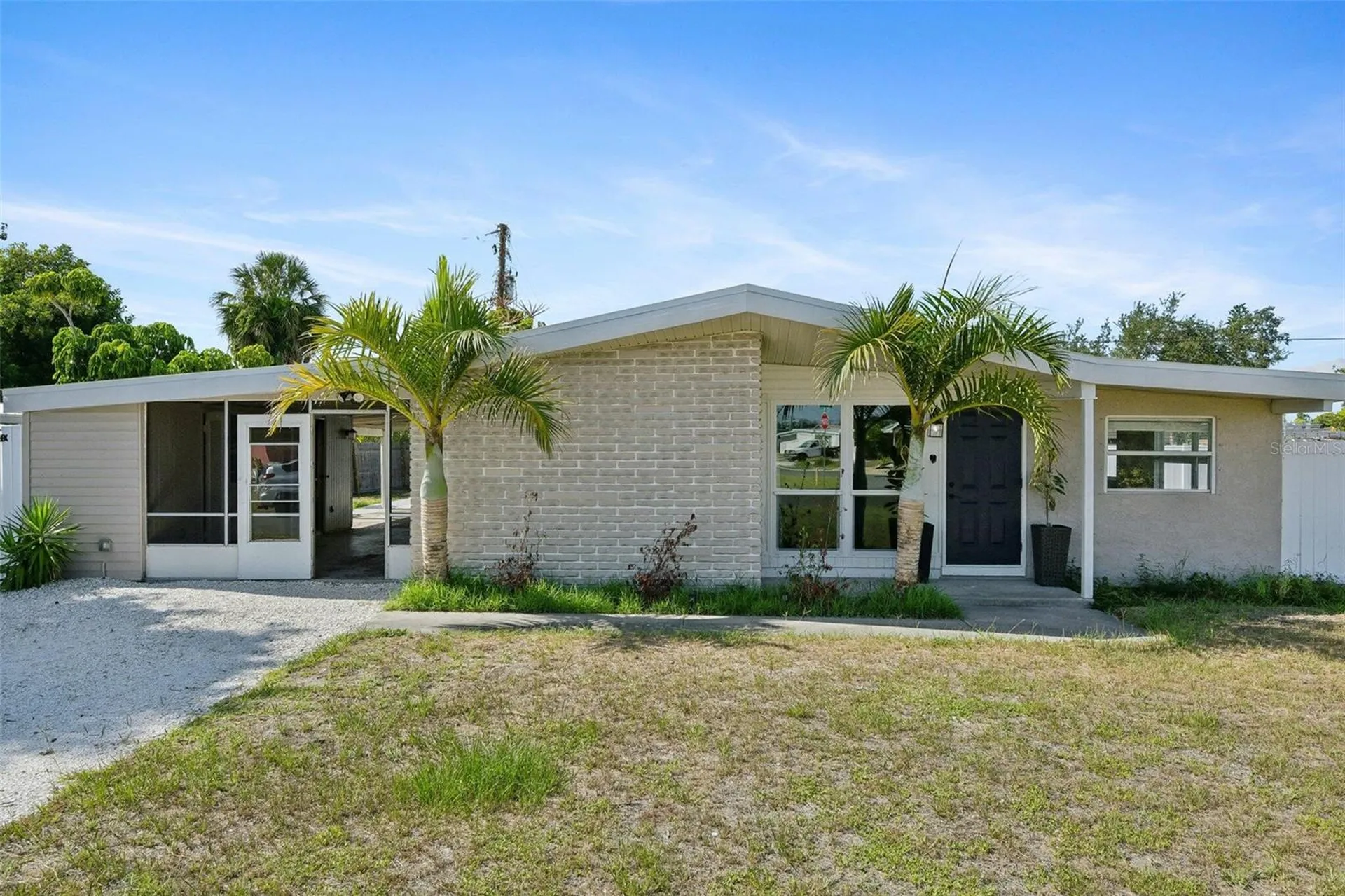 2416 Emory Avenue Bradenton FL 34207