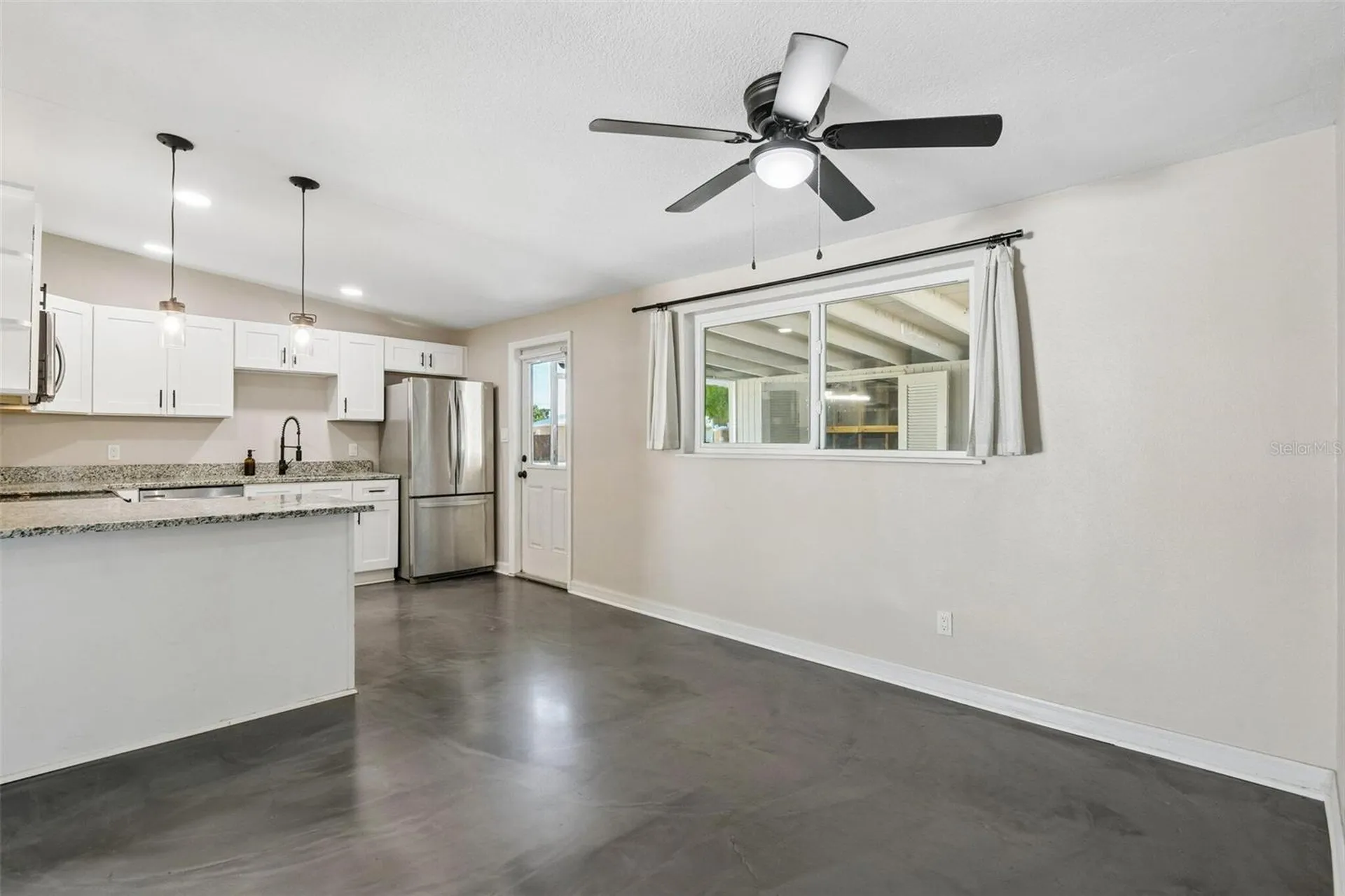2416 Emory Avenue Bradenton FL 34207