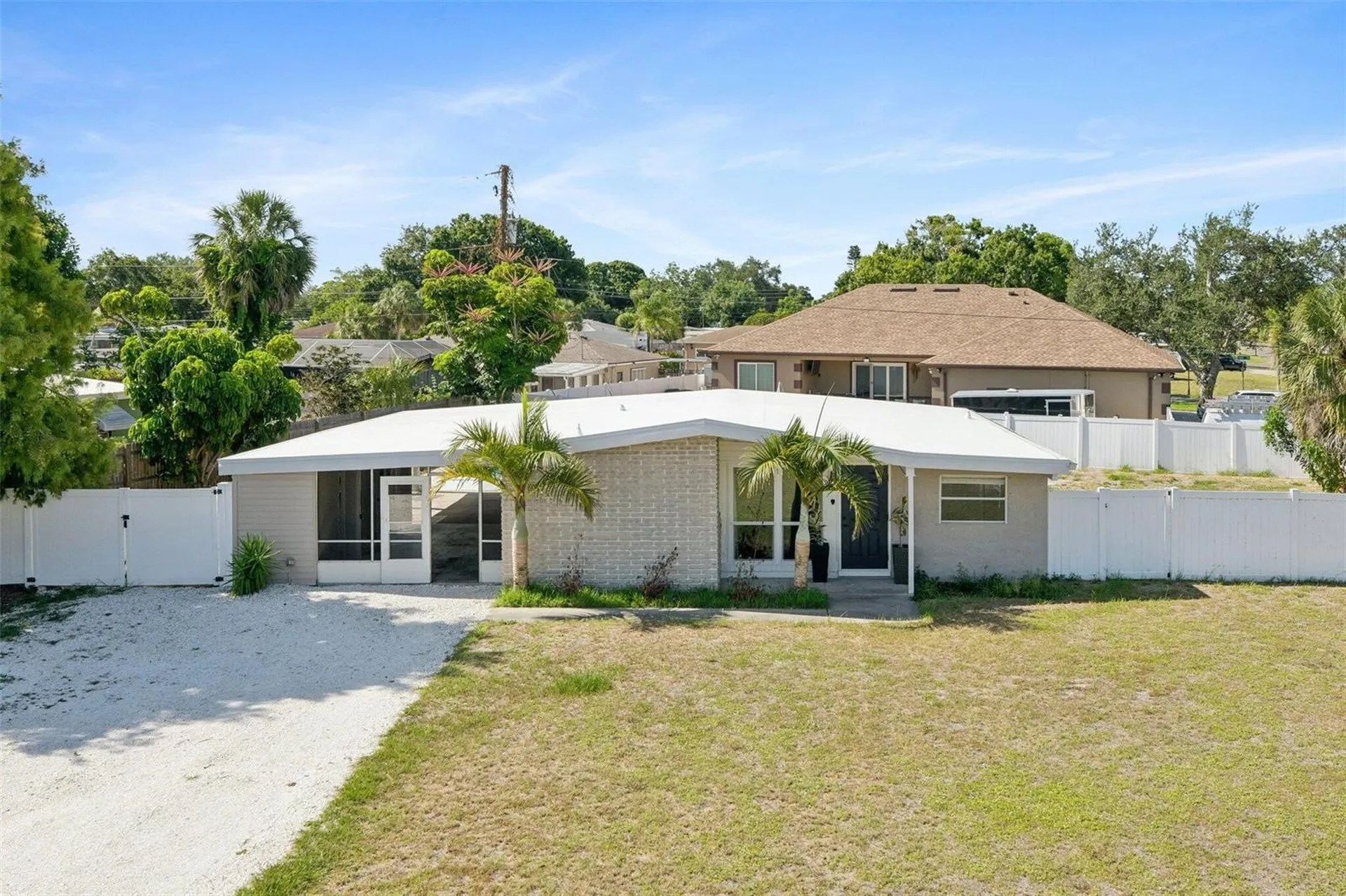 2416 Emory Avenue Bradenton FL 34207