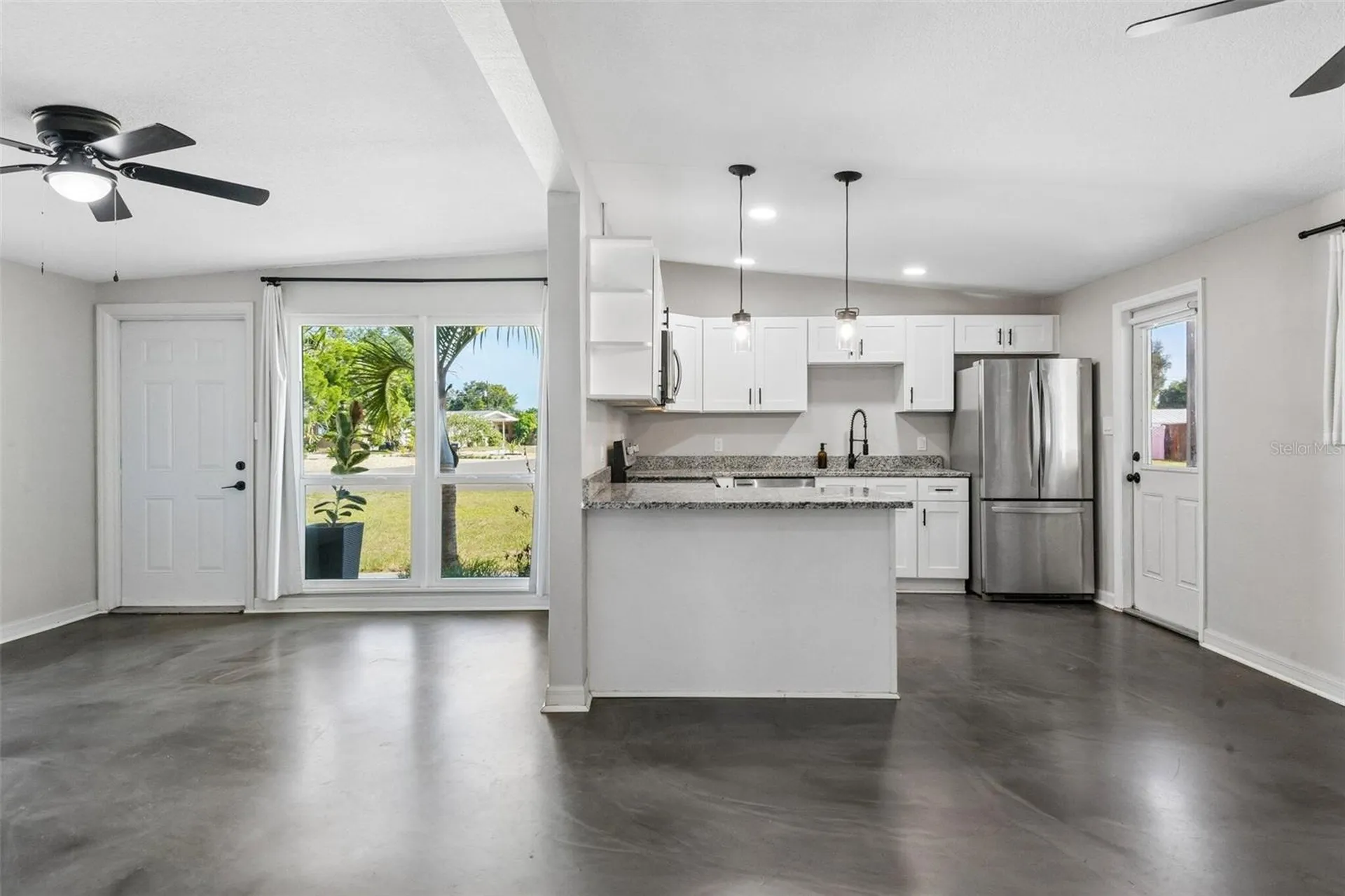 2416 Emory Avenue Bradenton FL 34207