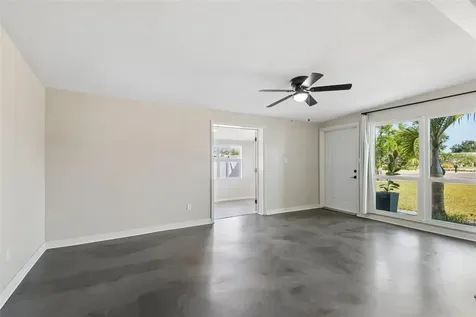 2416 Emory Avenue Bradenton FL 34207