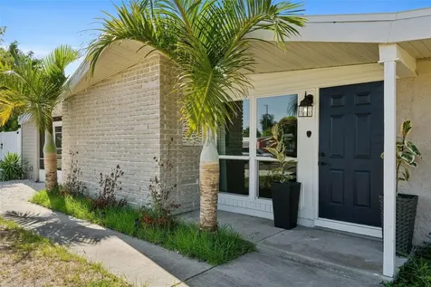 2416 Emory Avenue Bradenton FL 34207