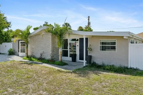 2416 Emory Avenue Bradenton FL 34207