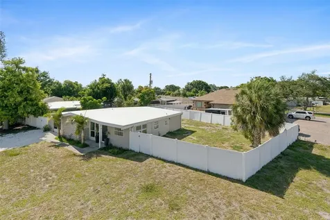 2416 Emory Avenue Bradenton FL 34207