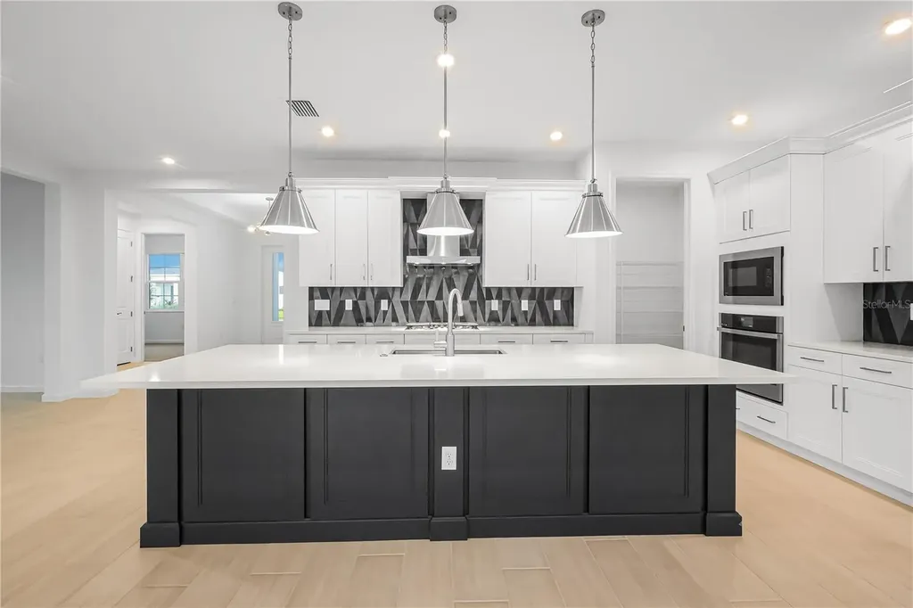 1618 Bellagio Loop Tavares FL 32778