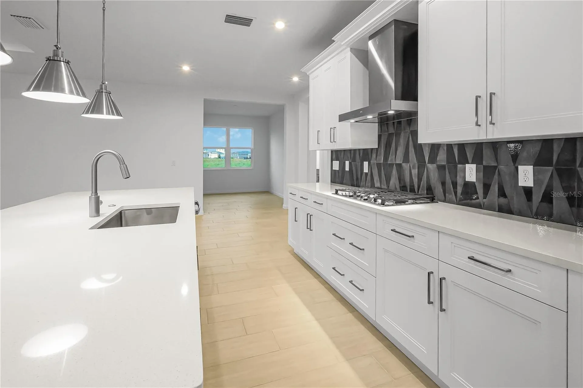 1618 Bellagio Loop Tavares FL 32778