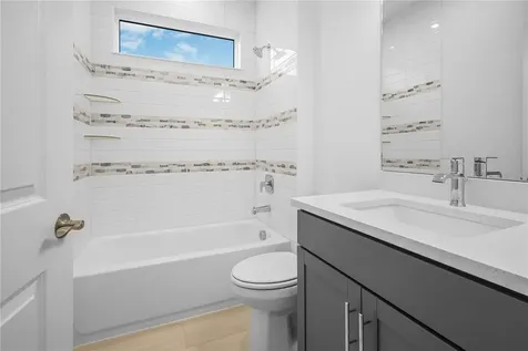 1618 Bellagio Loop Tavares FL 32778