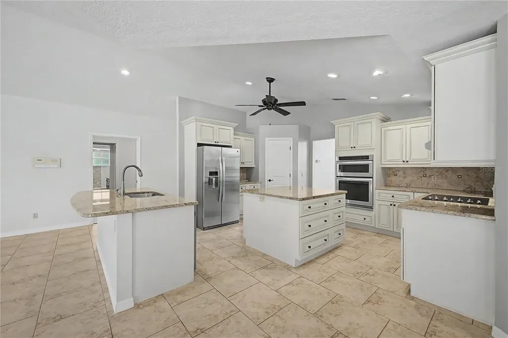 1154 E Triple Crown Loop Hernando FL 34442