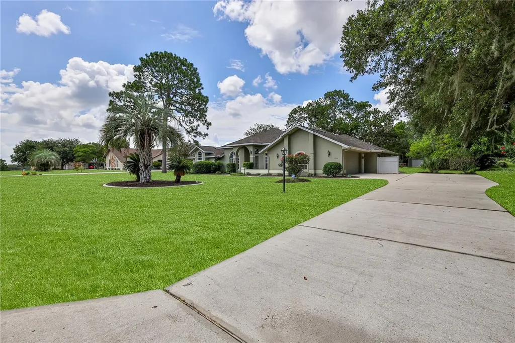 1154 E Triple Crown Loop Hernando FL 34442