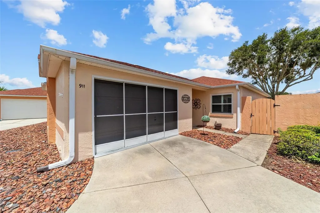 911 Medira Drive Lady Lake FL 32159