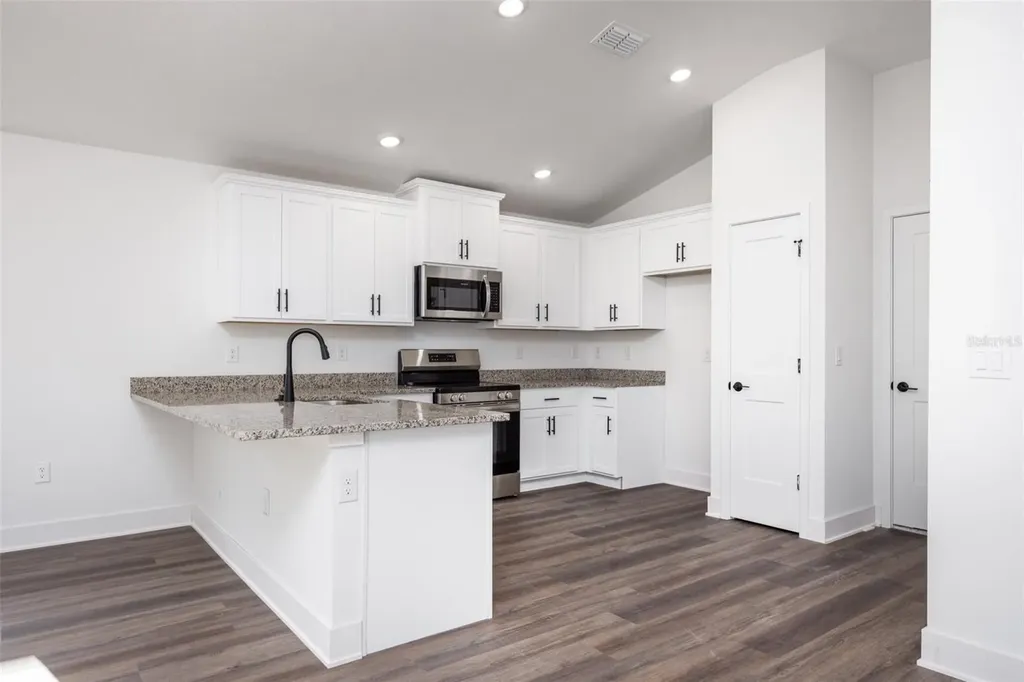 2572 SW 250th Terrace Newberry FL 32669