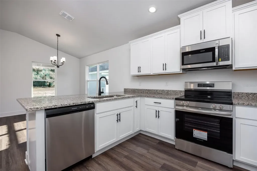 2572 SW 250th Terrace Newberry FL 32669