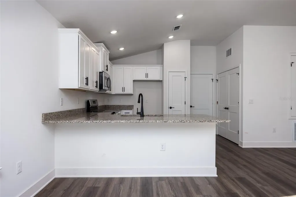 2572 SW 250th Terrace Newberry FL 32669
