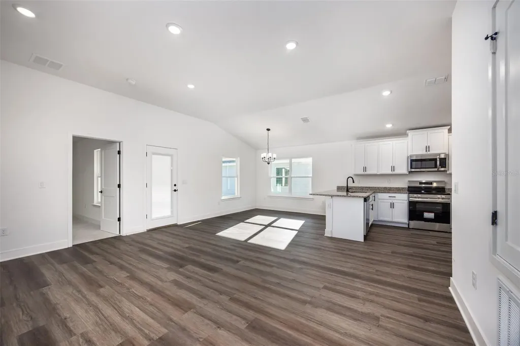 2572 SW 250th Terrace Newberry FL 32669